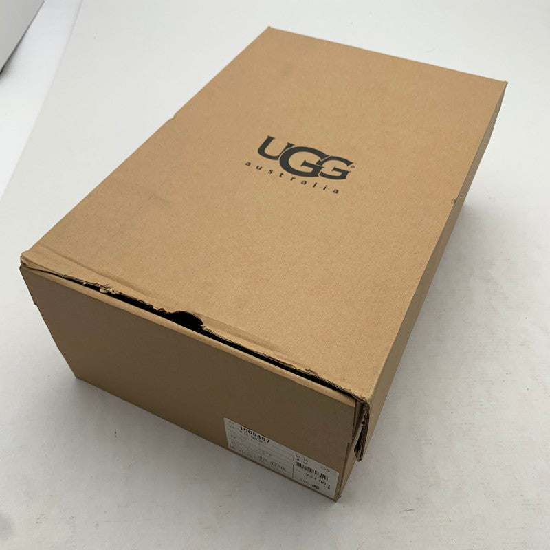 【中古品】【メンズ】 UGG アグ チャッカブーツ GRAY/SIZE:28.0cm/スエード/インソール.箱付属 ※使用感あり・箱破れ・カビ臭有 靴 165-260908-io-05-fuzh カラー：グレー 万代Net店