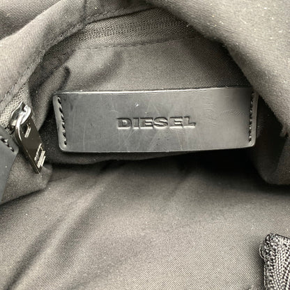 【中古品】【メンズ】 DIESEL ディーゼル BACKPACK バックパック リュック BLACK.RED/Wベルトバックル ※スレ・使用感有 カバン バッグ かばん 鞄 188-260909-io-01-fuzh カラー：ブラックレッド 万代Net店