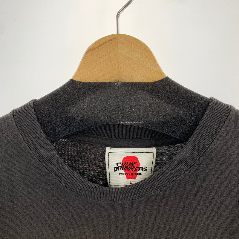 【中古品】【メンズ】 PUNK DRUNKERS パンクドランカーズ 長袖Tシャツ CHARCOAL/SIZE:L/袖紫ロゴ 142-260917-io-22-fuzh カラー：チャコール 万代Net店