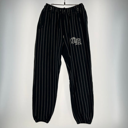 【中古品】【メンズ】 ATMOS アトモス MAT22-S009LP OLD ENGLISH SWEAT PANT STRIPE スウェットパンツ ストライプ BLACK SIZE:M ※内タグ表示消え・使用感有 153-260912-io-34-fuzh カラー：ブラック 万代Net店