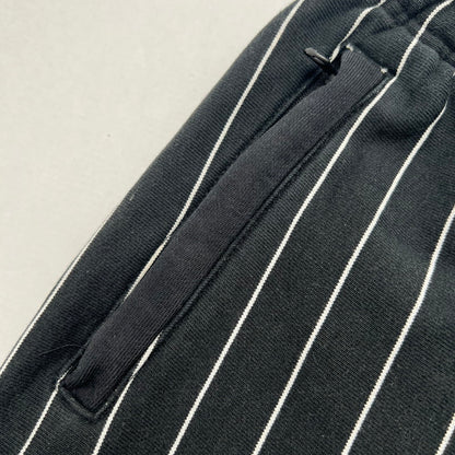 【中古品】【メンズ】 ATMOS アトモス MAT22-S009LP OLD ENGLISH SWEAT PANT STRIPE スウェットパンツ ストライプ BLACK SIZE:M ※内タグ表示消え・使用感有 153-260912-io-34-fuzh カラー：ブラック 万代Net店