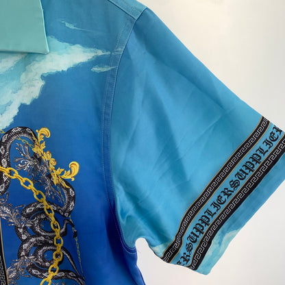 【中古品】【メンズ】 SUPPLIER サプライヤー BAROQUE CROSS SHIRT バロッククロスシャツ 半袖シャツ BLUE/SIZE:L ※汚れ・ひっかけ有 142-260917-io-28-fuzh カラー：ブルー 万代Net店