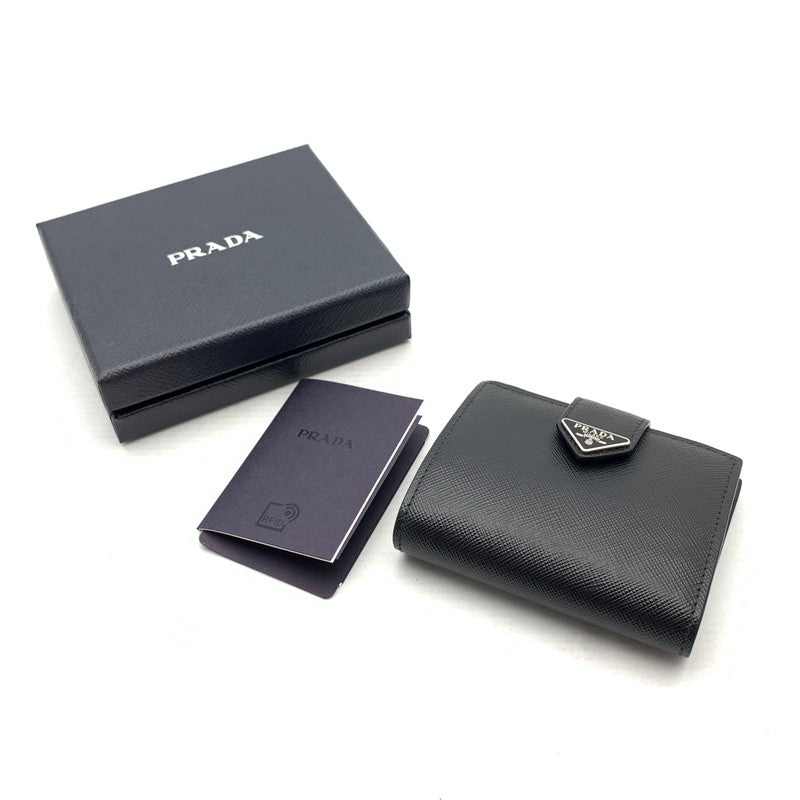 【中古品】【メンズ】 PRADA プラダ サフィアーノレザー トライアングルロゴ 二つ折り ミニ財布 財布 ウォレット 181-260809-hi-19-fuzh カラー：ブラック 万代Net店