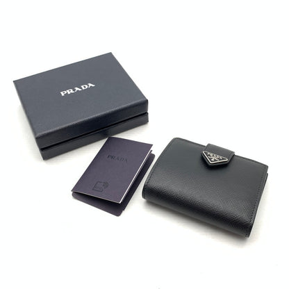 【中古品】【メンズ】 PRADA プラダ サフィアーノレザー トライアングルロゴ 二つ折り ミニ財布 財布 ウォレット 181-260809-hi-19-fuzh カラー：ブラック 万代Net店