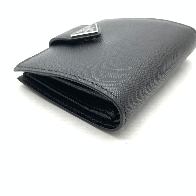 【中古品】【メンズ】 PRADA プラダ サフィアーノレザー トライアングルロゴ 二つ折り ミニ財布 財布 ウォレット 181-260809-hi-19-fuzh カラー：ブラック 万代Net店