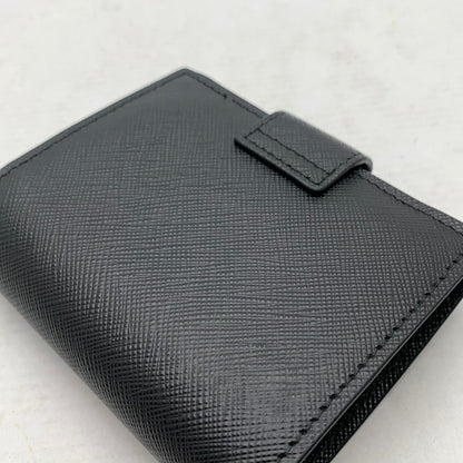 【中古品】【メンズ】 PRADA プラダ サフィアーノレザー トライアングルロゴ 二つ折り ミニ財布 財布 ウォレット 181-260809-hi-19-fuzh カラー：ブラック 万代Net店
