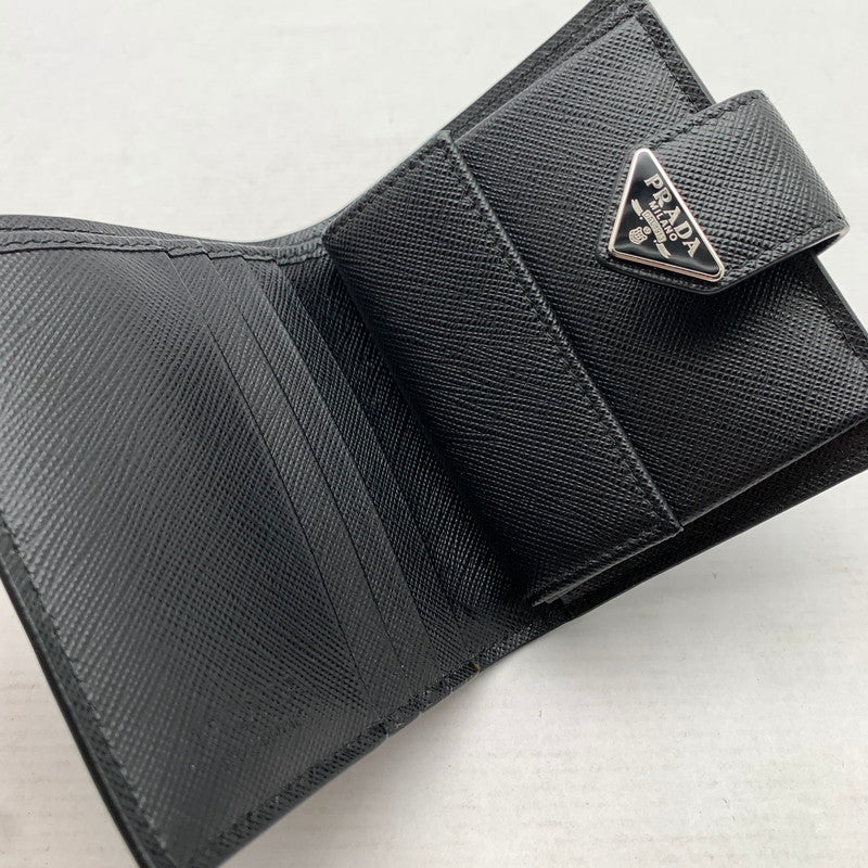 【中古品】【メンズ】 PRADA プラダ サフィアーノレザー トライアングルロゴ 二つ折り ミニ財布 財布 ウォレット 181-260809-hi-19-fuzh カラー：ブラック 万代Net店