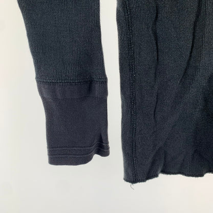 【中古品】【メンズ】 GLADHAND グラッドハンド 長袖Tシャツ BLACK.ヘンリー 男性 ロンT ロングTシャツ ※色ムラ・ほつれあり 142-260927-io-09-fuzh サイズ：S カラー：ブラック 万代Net店