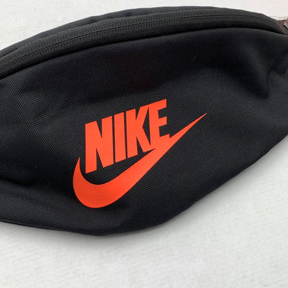 【中古品】【メンズ/レディース】 NIKE ナイキ バッグ カバン ボディバッグ ショルダーバッグ 188-260923-gm-34-fuzh カラー：ピンク ブラック 万代Net店