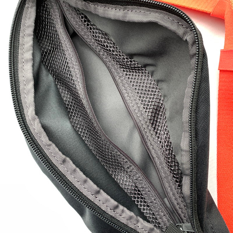 【中古品】【メンズ/レディース】 NIKE ナイキ バッグ カバン ボディバッグ ショルダーバッグ 188-260923-gm-34-fuzh カラー：ピンク ブラック 万代Net店