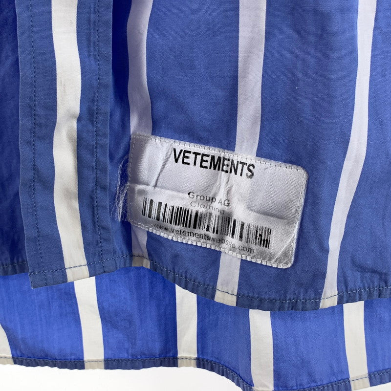 【中古品】【メンズ】 VETEMENTS ヴェトモン ストライプ 長袖シャツ オーバーサイズ ブランド 古着 140-260923-gm-46-fuz サイズ：XS カラー：ブルー ホワイト 万代Net店
