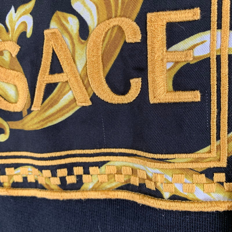 【中古品】【メンズ】 VERSACE ヴェルサーチ A89518S A234889 ロゴ 刺繍 ワッペン メデューサ スウェット トレーナー トップス BLACK 男性 ※使用感あり 141-260927-io-20-fuzh サイズ：S カラー：ブラック 万代Net店