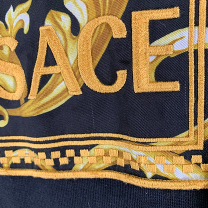 【中古品】【メンズ】 VERSACE ヴェルサーチ A89518S A234889 ロゴ 刺繍 ワッペン メデューサ スウェット トレーナー トップス BLACK 男性 ※使用感あり 141-260927-io-20-fuzh サイズ：S カラー：ブラック 万代Net店