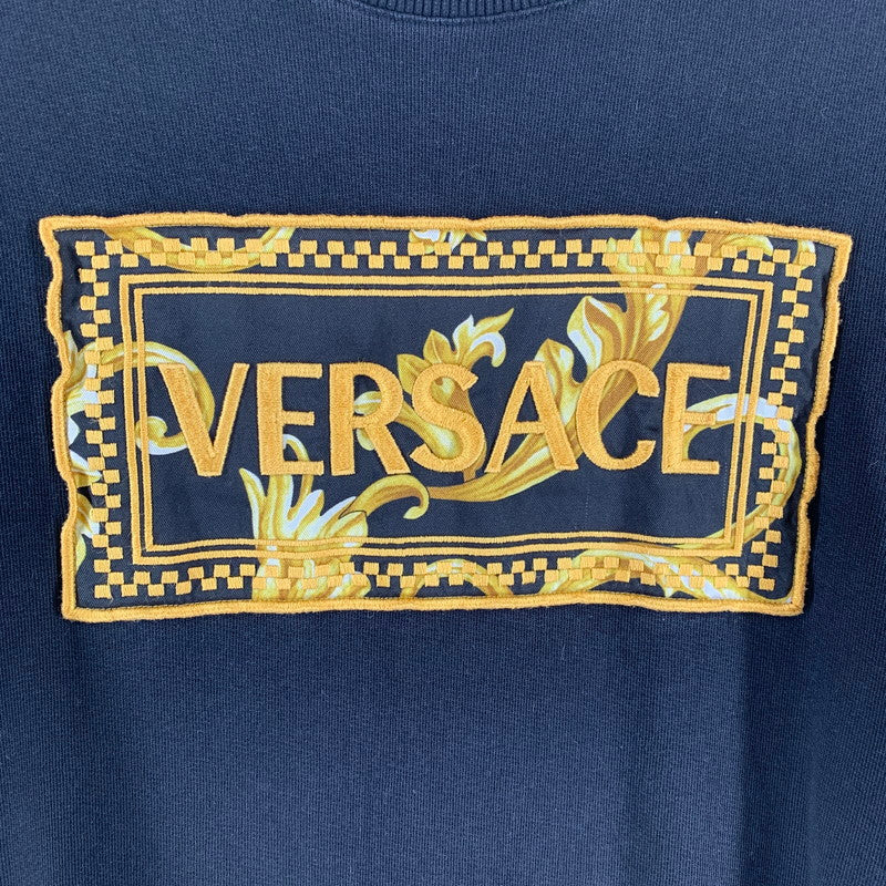 【中古品】【メンズ】 VERSACE ヴェルサーチ A89518S A234889 ロゴ 刺繍 ワッペン メデューサ スウェット トレーナー トップス BLACK 男性 ※使用感あり 141-260927-io-20-fuzh サイズ：S カラー：ブラック 万代Net店