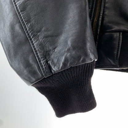 【中古品】【メンズ】 SCHOTT ショット MA-1-1949 FLIGHT JACKET フライトジャケット BLACK SIZE:38 ※襟変色・ボタンサビ・使用感あり 145-261002-io-05-fuzh サイズ：38 カラー：ブラック 万代Net店