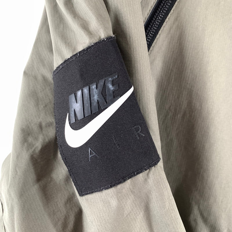【中古品】【メンズ】 NIKE ナイキ CU4119-380 プルオーバージャケット 上着 アウター KHAKI SIZE:S ※汚れあり 148-261002-io-11-fuzh サイズ：S カラー：カーキ 万代Net店