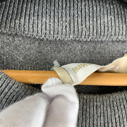 【中古品】【メンズ】 WIND AND SEA ウィンダンシー WDS-O-ESSC-24-Q1-KN-01 ニット セーター GRAY SIZE:XL ※タグ取れかかっている・毛玉・使用感あり 142-261002-io-07-fuzh サイズ：XL カラー：グレー 万代Net店