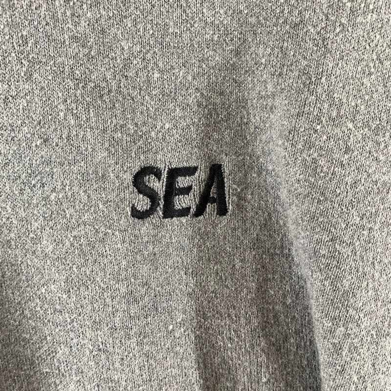 【中古品】【メンズ】 WIND AND SEA ウィンダンシー WDS-O-ESSC-24-Q1-KN-01 ニット セーター GRAY SIZE:XL ※タグ取れかかっている・毛玉・使用感あり 142-261002-io-07-fuzh サイズ：XL カラー：グレー 万代Net店