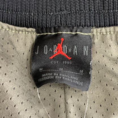 【中古品】【メンズ】 NIKE ナイキ×JORDAN×UNDEFEATED BASKETBALL SHORTS "TWILIGHT MARSH" バスケットボールショーツ ハーフパンツ 159-261003-gm-14-fuzh サイズ：M カラー：グリーン カモフラ 万代Net店