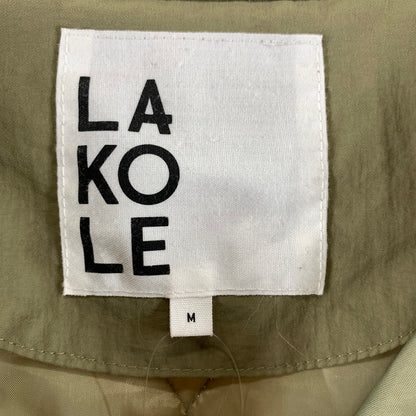 【中古品】【レディース】 LAKOLE ラコレ コート ノーカラー ダイヤキルト キルティング KHAKI アウター 上着 ※汚れ・使用感あり 169-261005-io-17-fuzh サイズ：M カラー：カーキ 万代Net店