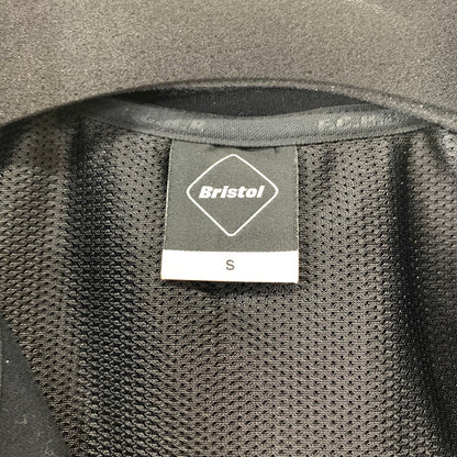 【中古品】【メンズ】 F.C.REAL BRISTOL エフシーレアルブリストル FCRB-232037 VENTILATION HOODIE ベンチレーションフーディ 上着 アウター BLACK ※汚れ(袖口)使用感あり 142-261005-io-15-fuzh サイズ：S カラー：ブラック 万代Net店