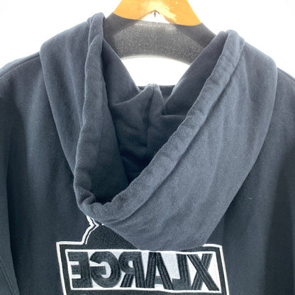 【中古品】【メンズ】 XLARGE エクストララージ 101233012008 BACKSIDE SLANTED OG ZIP HOODED SWEATSHIRT フーディー スウェットシャツ パーカー BLACK FULL ZIP 142-261005-io-16-fuzh サイズ：L カラー：ブラック 万代Net店