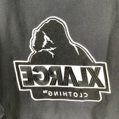 【中古品】【メンズ】 XLARGE エクストララージ 101233012008 BACKSIDE SLANTED OG ZIP HOODED SWEATSHIRT フーディー スウェットシャツ パーカー BLACK FULL ZIP 142-261005-io-16-fuzh サイズ：L カラー：ブラック 万代Net店