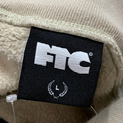 【中古品】【メンズ】 FTC エフティーシー FTC025AWSW01 REFLECTIVE BOX LOGO PULLOVER HOODY ボックス ロゴ プルオーバー フーディ パーカー トップス 古着 142-261007-mh-07-fuzh サイズ：L カラー：ベージュ 万代Net店