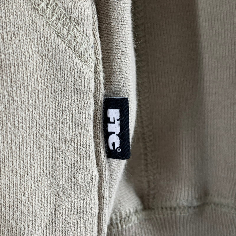 【中古品】【メンズ】 FTC エフティーシー FTC025AWSW01 REFLECTIVE BOX LOGO PULLOVER HOODY ボックス ロゴ プルオーバー フーディ パーカー トップス 古着 142-261007-mh-07-fuzh サイズ：L カラー：ベージュ 万代Net店