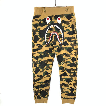 【中古品】【メンズ】 A BATHING APE アベイシングエイプ 1ST CAMO SHARK SWEAT PANTS カモシャークスウェットパンツ ボトムス 153-261010-gm-29-fuzh サイズ：L カラー：カモフラ 万代Net店