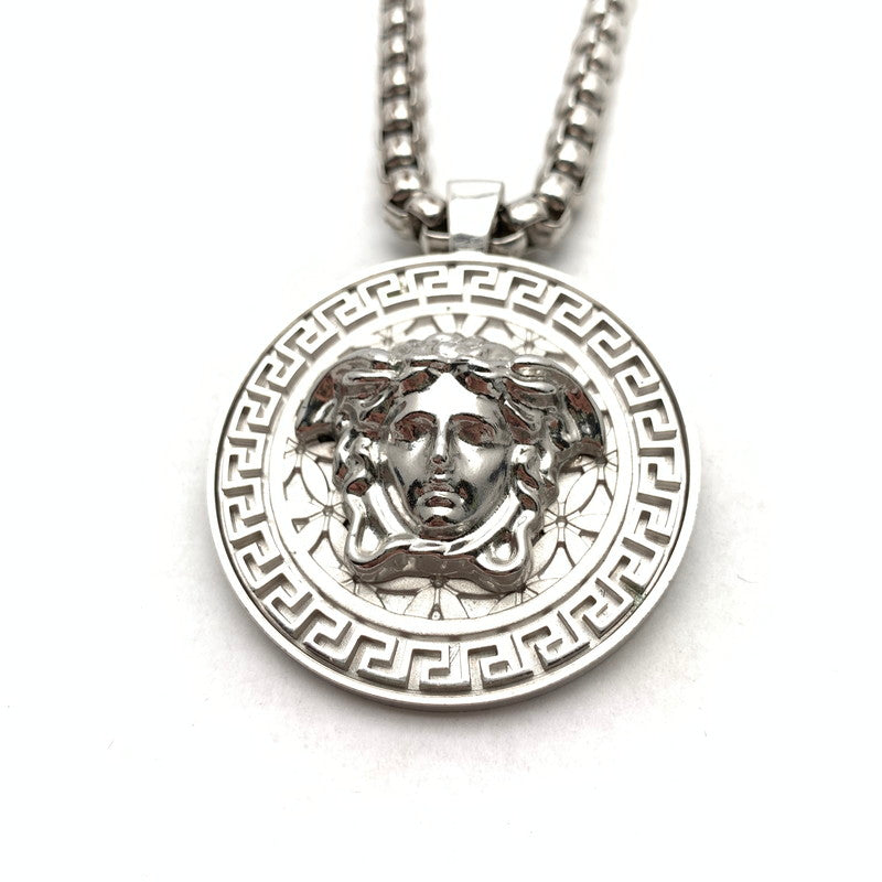 【中古品】【メンズ】 VERSACE ヴェルサーチ メデューサ ネックレス アクセサリー 182-261010-gm-38-fuzh カラー：シルバー 万代Net店