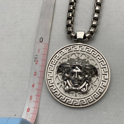 【中古品】【メンズ】 VERSACE ヴェルサーチ メデューサ ネックレス アクセサリー 182-261010-gm-38-fuzh カラー：シルバー 万代Net店