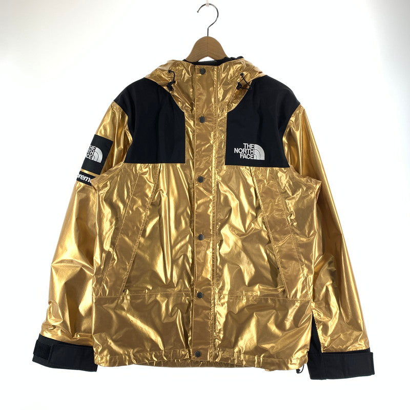 【中古品】【メンズ】 SUPREME シュプリーム × THE NORTH FACE ザ・ノースフェイス NP11801I 18SS METALLIC MOUNTAIN PARKA メタリック マウンテン パーカー ジャケット アウター コート 古着 149-261012-mh-07-fuzh サイズ：M カラー：ゴールド・ブラック 万代Net店