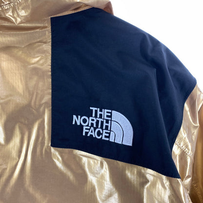 【中古品】【メンズ】 SUPREME シュプリーム × THE NORTH FACE ザ・ノースフェイス NP11801I 18SS METALLIC MOUNTAIN PARKA メタリック マウンテン パーカー ジャケット アウター コート 古着 149-261012-mh-07-fuzh サイズ：M カラー：ゴールド・ブラック 万代Net店