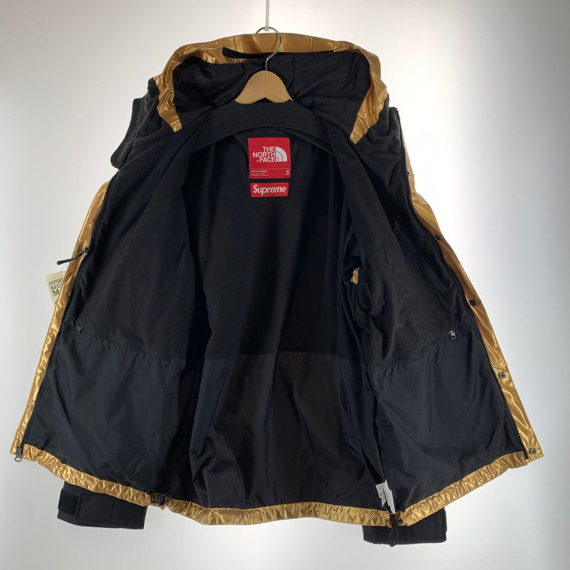 【中古品】【メンズ】 SUPREME シュプリーム × THE NORTH FACE ザ・ノースフェイス NP11801I 18SS METALLIC MOUNTAIN PARKA メタリック マウンテン パーカー ジャケット アウター コート 古着 149-261012-mh-07-fuzh サイズ：M カラー：ゴールド・ブラック 万代Net店