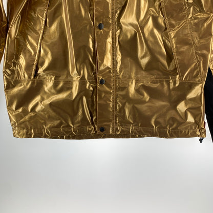 【中古品】【メンズ】 SUPREME シュプリーム × THE NORTH FACE ザ・ノースフェイス NP11801I 18SS METALLIC MOUNTAIN PARKA メタリック マウンテン パーカー ジャケット アウター コート 古着 149-261012-mh-07-fuzh サイズ：M カラー：ゴールド・ブラック 万代Net店