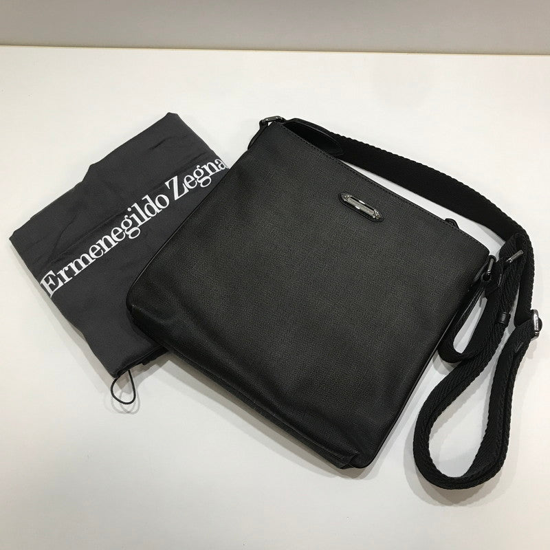 【中古品】【メンズ】 ERMENEGILDO ZEGNA エルメネジルド ゼニア ショルダーバッグ カバン バッグ かばん BLACK 保存袋付属 ※角スレあり 188-261013-io-03-fuzh カラー：ブラック 万代Net店