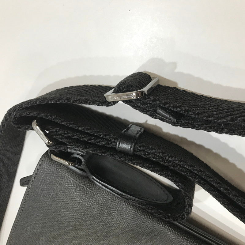 【中古品】【メンズ】 ERMENEGILDO ZEGNA エルメネジルド ゼニア ショルダーバッグ カバン バッグ かばん BLACK 保存袋付属 ※角スレあり 188-261013-io-03-fuzh カラー：ブラック 万代Net店