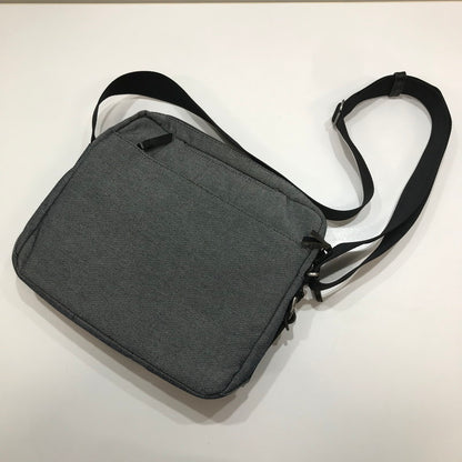 【中古品】【メンズ】 TUMI トゥミ ショルダーバッグ カバン GRAY バッグ かばん 188-261013-io-02-fuzh カラー：グレー 万代Net店