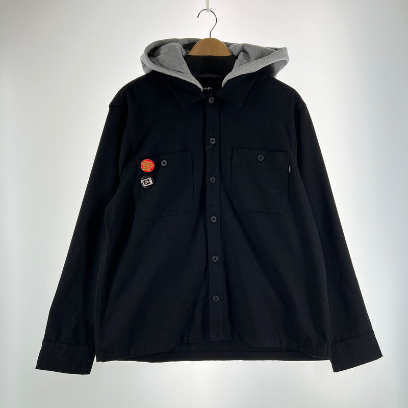 【中古品】【メンズ】 HUF ハフ OLYMPIA HOODED OVERSHIRT 缶バッジ付 ×2 オリンピア フーデッド オーバーシャツ 142-261015-ny-11-fuzh サイズ：L カラー：ブラック グレー 万代Net店