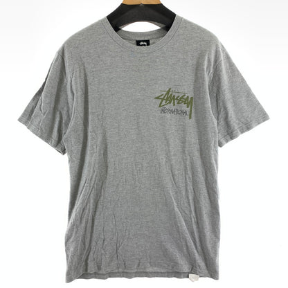 【中古品】【メンズ】 STUSSY ステューシー フロントロゴ 半袖Tシャツ 142-261020-vt-83-fuzh サイズ：M カラー：グレー 万代Net店