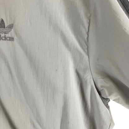【中古品】【メンズ】 ADIDAS アディダス JD0436 ナイロンジャケット カラーLIGHTGRAY SIZE:2XL　※汚れ有 148-261016-ky-05-fuzh 万代Net店