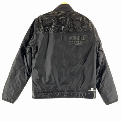 【中古品】【メンズ】 MONCLER モンクレール D209U4030750 FRAGMENT POULSEN GIUBOTTO DOWN JACKET ダウンジャケット BLACK ※シミ・汚れあり 141-261022-io-04-fuzh カラー：ブラック 万代Net店
