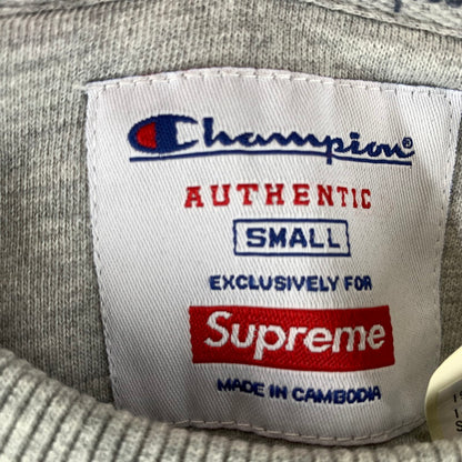 【中古品】【メンズ】 SUPREME シュプリーム×CHAMPION チャンピオン CHROME CREWNECK SWEATSHIRT クルーネック スウェットシャツ トレーナー GRAY ※汚れ・プリント一部剥がれあり 149-261024-io-03-fuzh サイズ：S カラー：グレー 万代Net店