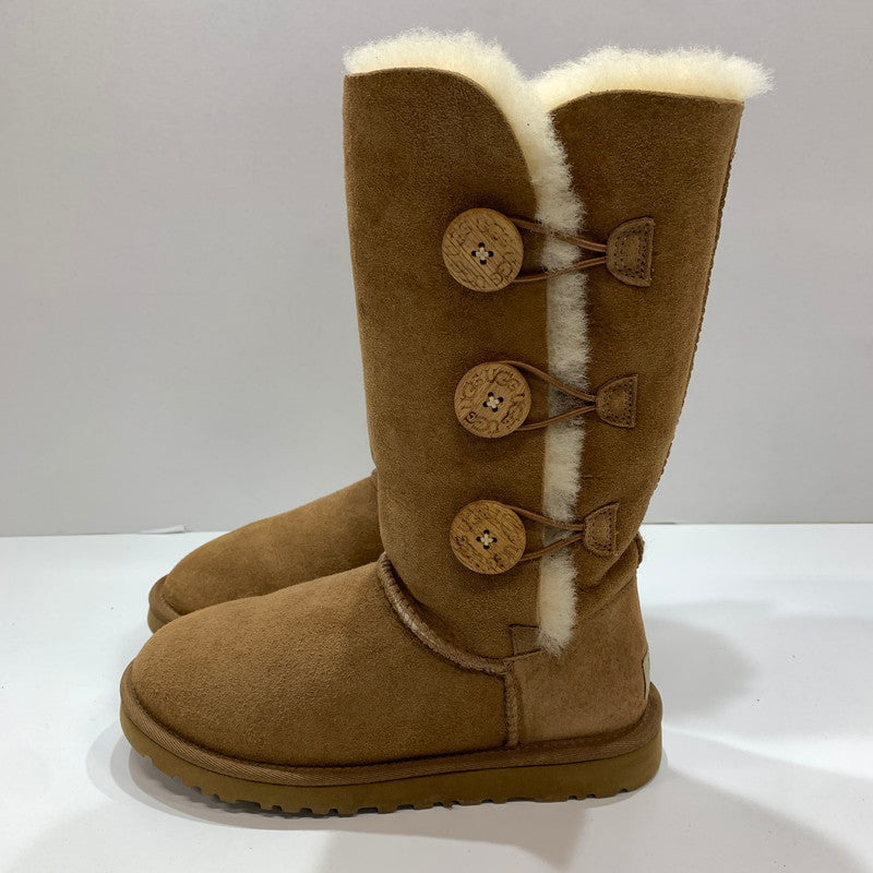 【中古品】【レディース】 UGG アグ 1873 BAILEY BUTTON TRIPLET 靴 ブーツ BROWN ボタン 本体のみ ※使用感あり 167-261028-io-12-fuzh サイズ：22cm カラー：ブラウン 万代Net店