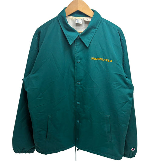 【中古品】【メンズ】 CHAMPION チャンピオン×UNDEFEATED アンディフィーテッド COACH JACKET コーチ ジャケット アウター 142-260519-yt-05-fur サイズ：L カラー：グリーン 万代Net店