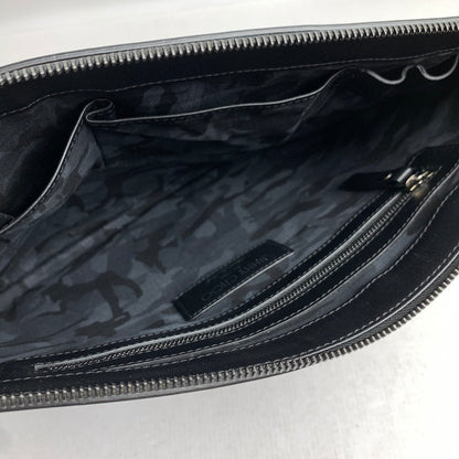 【中古品】【レディース】 JIMMY CHOO ジミーチュー DEREK BLACK 星スタッズ セカンドバッグ ※保存袋付き カバン ※スレ・汚れあり 180-260822-io-16-fuzh 万代Net店