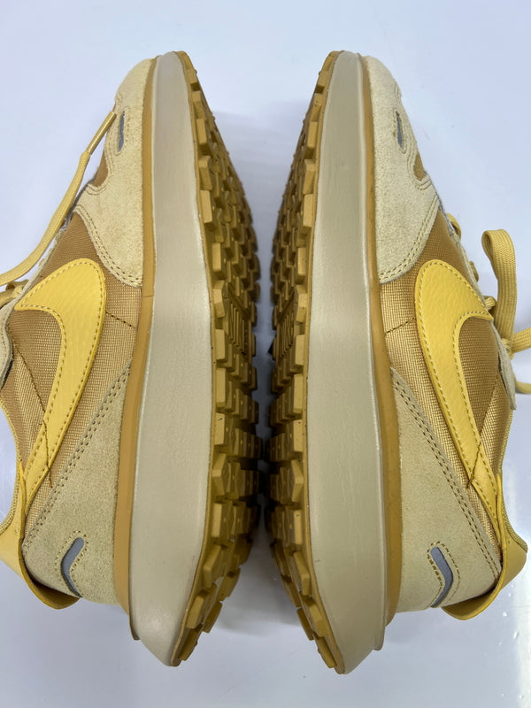 【中古品】【レディース】 NIKE ナイキ FJ1409-700 PHOENIX WAFFLE フェニックス ワッフル 靴 ローカットスニーカー 160-260924-AS-30-hon サイズ：24cm US7 カラー：WHEAT GOLD/SATURN GOLD 万代Net店