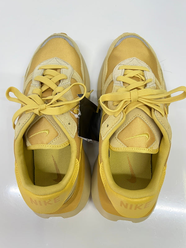 【中古品】【レディース】 NIKE ナイキ FJ1409-700 PHOENIX WAFFLE フェニックス ワッフル 靴 ローカットスニーカー 160-260924-AS-30-hon サイズ：24cm US7 カラー：WHEAT GOLD/SATURN GOLD 万代Net店