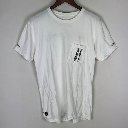 【中古品】【メンズ】 CHROME HEARTS クロムハーツ SCROLL RAVEL PRINT S/S TEE スクロール ラベル プリント ショートスリーブ Tシャツ 半袖 トップス USA製 141-251110-yy-01-tei サイズ：M カラー：ホワイト 万代Net店